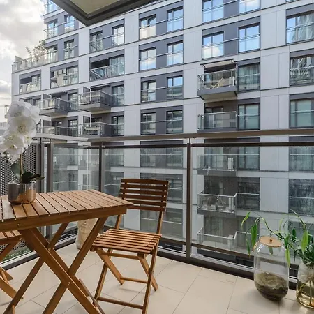 Luxury On Grzybowska Street In Apartment Warsaw